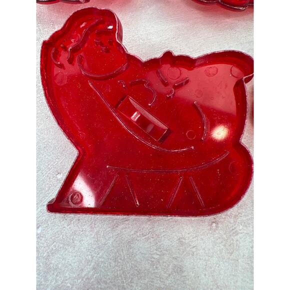 Vintage variety Santa Claus Cookie CuttersRed plastic lot of 7 - Picture 3 of 9